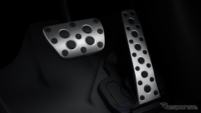 トヨタ『クラウンエステート』の『クラウン』誕生70周年を記念した特別仕様車