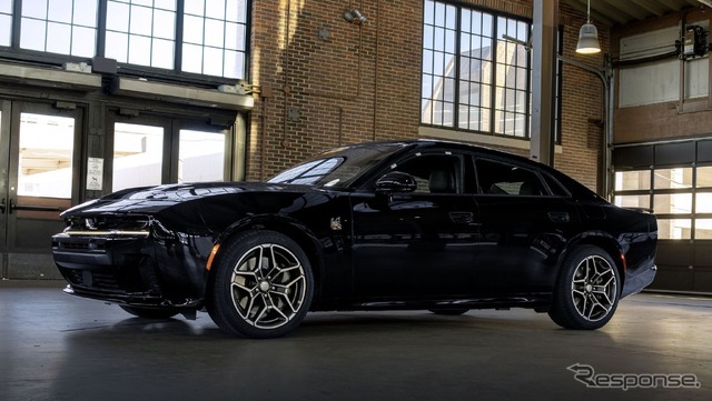 ダッジ『チャージャー スキャットパック』の4ドア