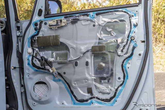 ぐるりと一周テープを貼った状態