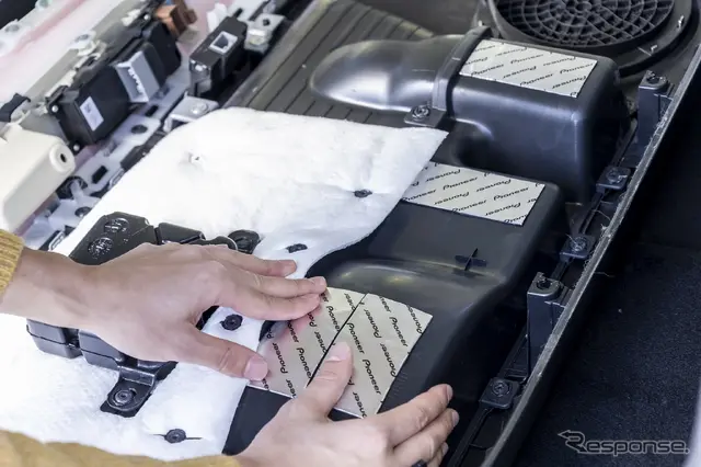 同じく内張にも指定通り貼っている