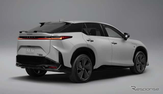 レクサス RZ 550e F SPORT AWD（米国仕様）