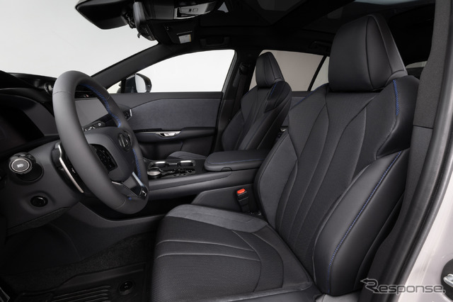 レクサス RZ 550e F SPORT AWD（米国仕様）