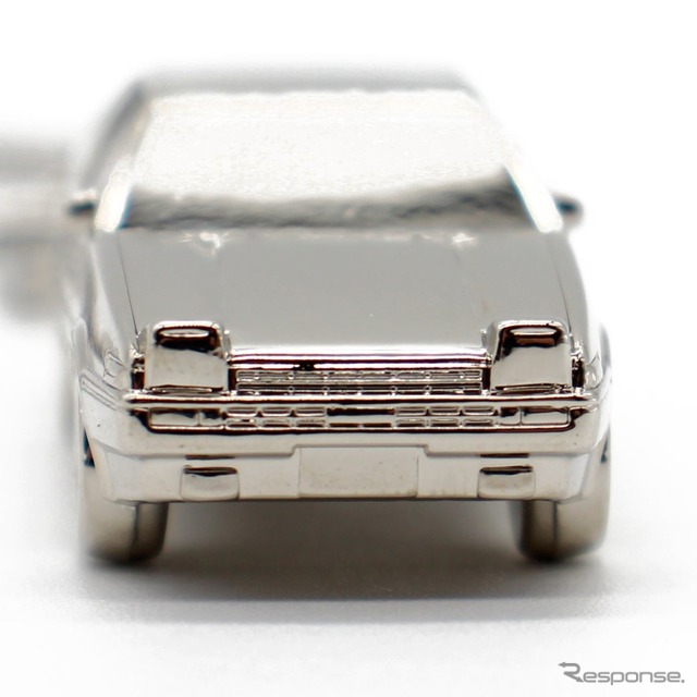 『頭文字D』のAE86『スプリンター・トレノ』を忠実に再現した3Dメタルキーチェーン