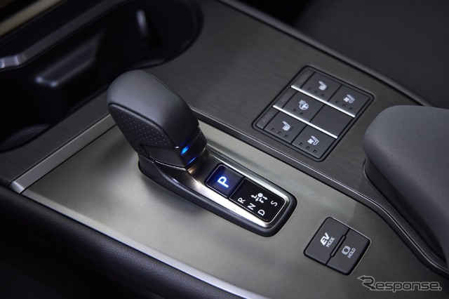 レクサス『UX 300h』の「F SPORT ハンドリング」（米国仕様）