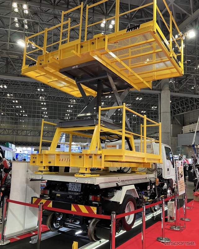 アクティオの軌陸車（第9回鉄道技術展＋第6回橋梁・トンネル技術展）