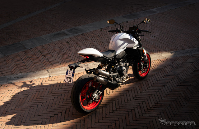 ドゥカティ モンスター 新型