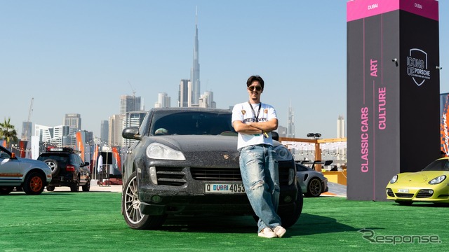 2009年型の初代ポルシェ『カイエン』とマテオ・ムサウイ氏