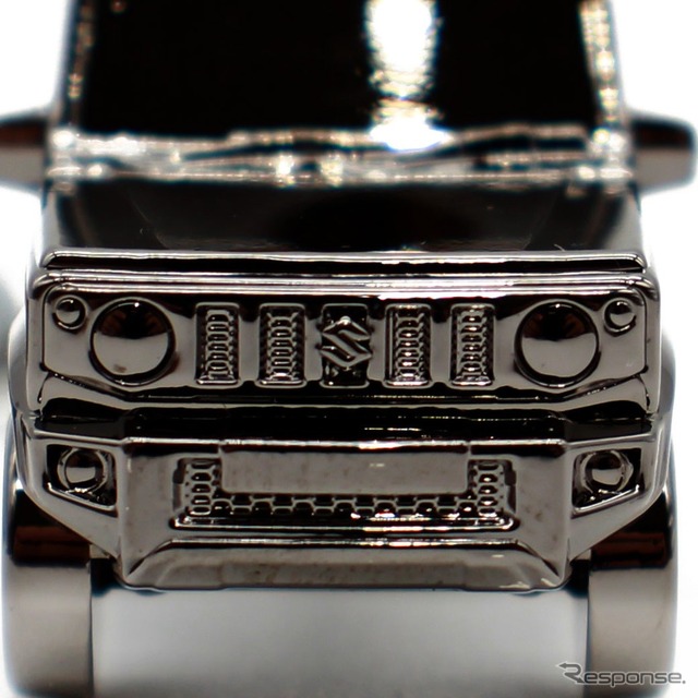 スズキ『ジムニー』をモチーフにした限定キーチェーン「BLACK EDITION」