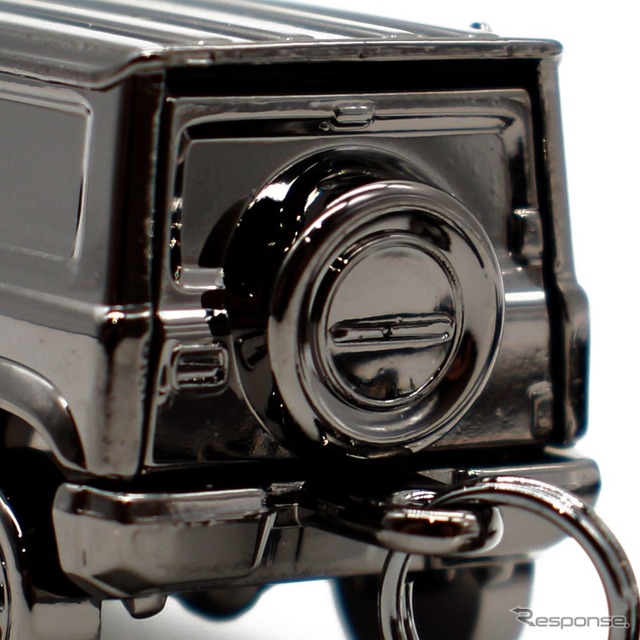 スズキ『ジムニー』をモチーフにした限定キーチェーン「BLACK EDITION」