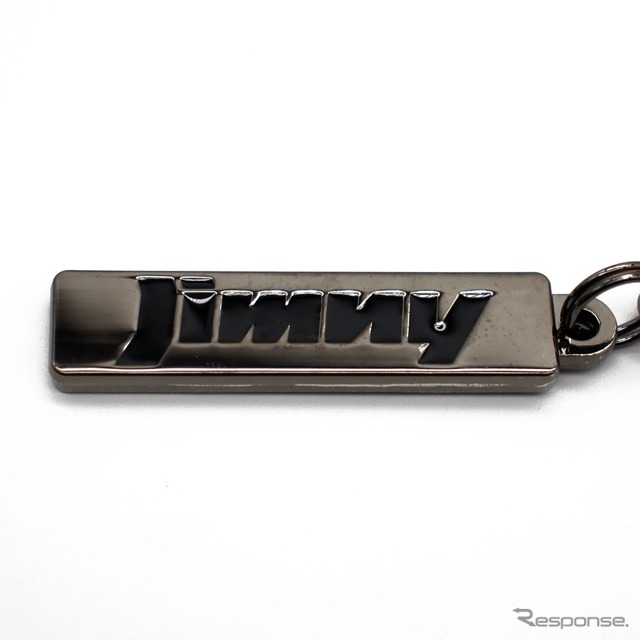 スズキ『ジムニー』をモチーフにした限定キーチェーン「BLACK EDITION」
