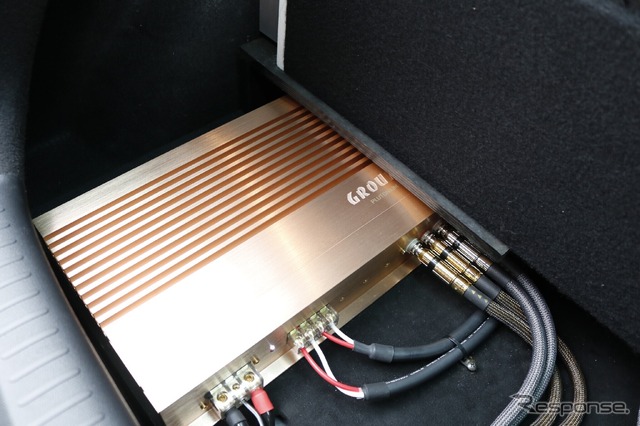 パワーアンプにはグラウンドゼロのハイエンドモデルであるGZPAリファレンス4PUREをチョイスする。