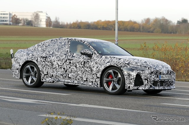アウディ RS6セダン 新型のプロトタイプ　