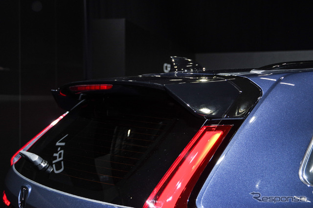 テールゲートスポイラー