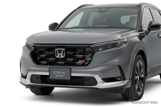 RSブラックエディション向けにはシルバーのフロントロアスカートを用意（タフプレミアム）