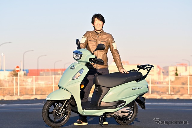 スズキ アドレス125 と伊丹孝裕氏