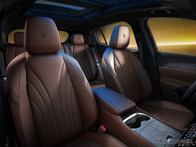 マセラティ・グレカーレの「ルミナ・ブルー」