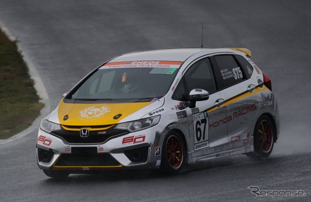 ホンダ従業員チーム「TEAM YAMATO」のフィットRS