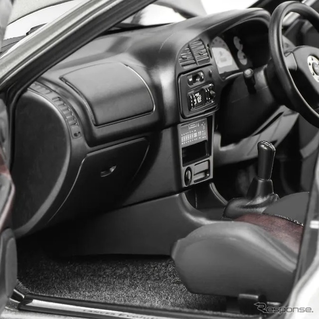 三菱『ランサーエボリューションIV』の18分の1スケールミニカー