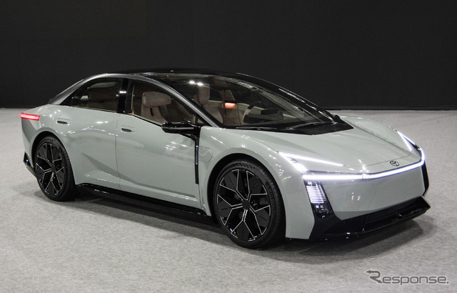 トヨタ カローラコンセプト（ジャパンモビリティショー2025）