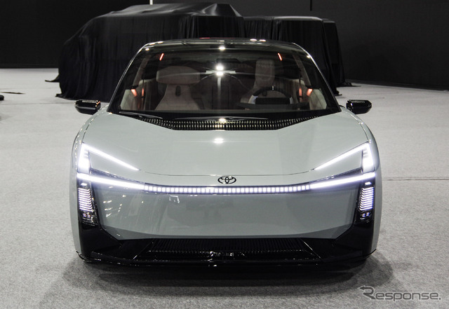 トヨタ カローラコンセプト（ジャパンモビリティショー2025）