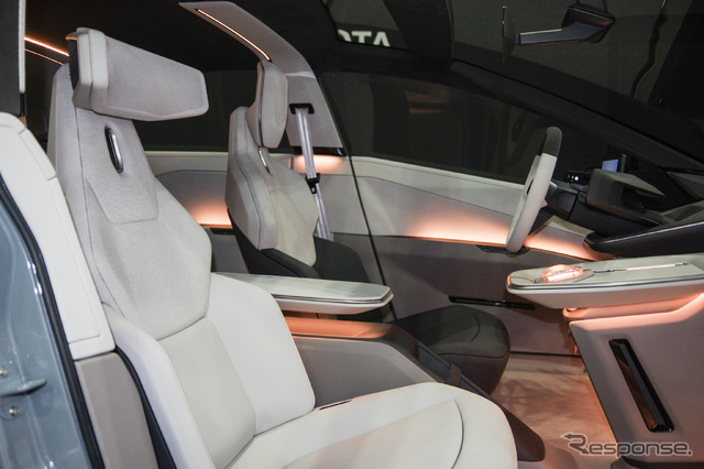 トヨタ カローラコンセプト（ジャパンモビリティショー2025）