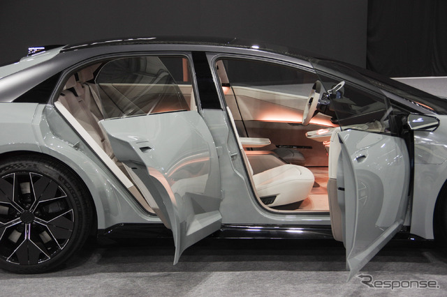 トヨタ カローラコンセプト（ジャパンモビリティショー2025）