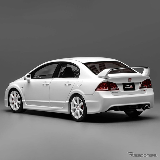 3代目ホンダ『シビック・タイプR』（FD2）2007年後期モデルの1/18スケールミニカー