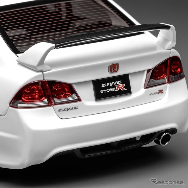 3代目ホンダ『シビック・タイプR』（FD2）2007年後期モデルの1/18スケールミニカー