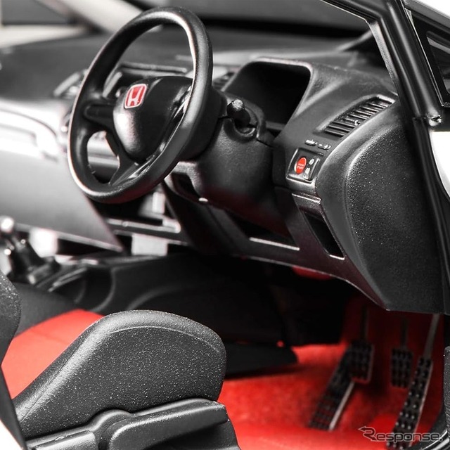 3代目ホンダ『シビック・タイプR』（FD2）2007年後期モデルの1/18スケールミニカー