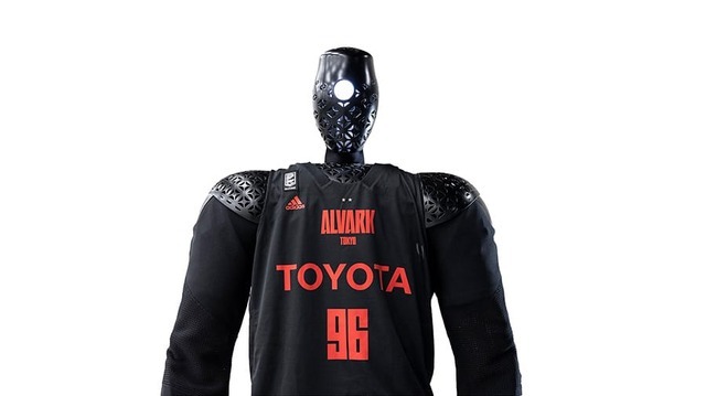 トヨタの最新ロボットが集結　人型ロボット「HSR」の後継機「ELEY」お披露目へ　会話ロボや院内搬送ロボ、ギネス記録を持つバスケロボもWRSで展示