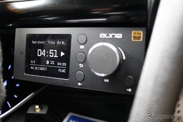 音楽プレイヤーのメインはアウネの車載デジタルプレイヤーのGTS2。操作性、クオリティともにオーナーも満足のユニット。