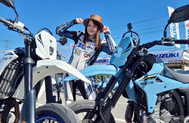 スズキ DR-Z4SMと小鳥遊レイラさん