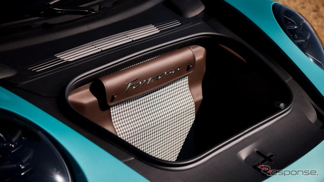 ポルシェ『911カレラT』の「Formosa」