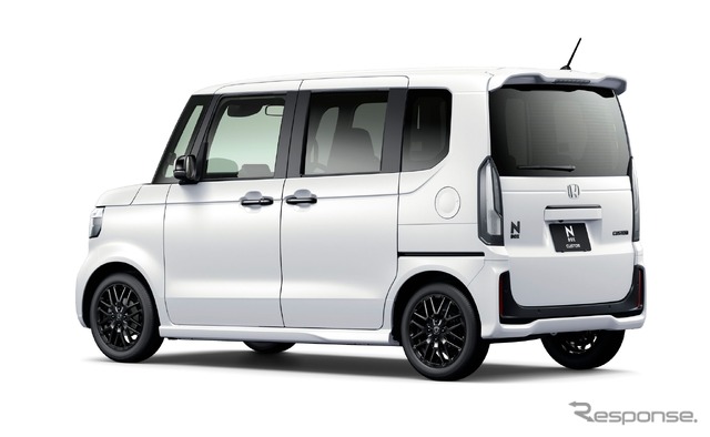 ホンダ N-BOX CUSTOM の「BLACK STYLE」