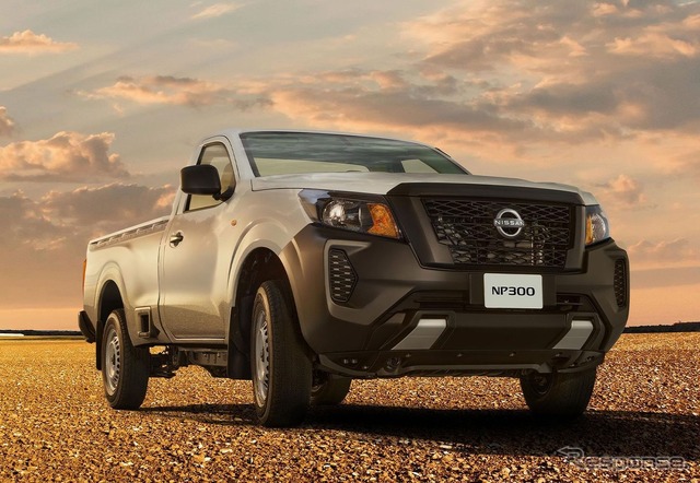 日産NP300