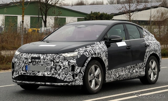 アウディ Q4 e-tron スポーツバック改良新型のプロトタイプ