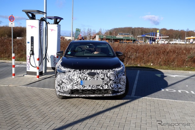 アウディ Q4 e-tron 改良新型のプロトタイプ