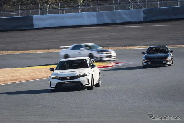 TOYO TIRES PROXES DRIVING PLEASURE