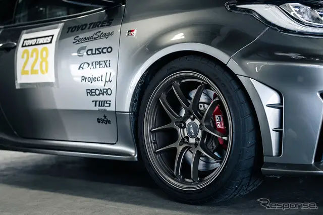 TOYO TIRES PROXES DRIVING PLEASURE