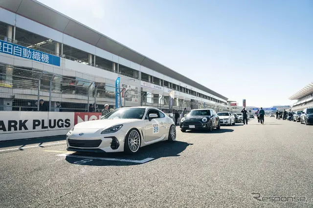 TOYO TIRES PROXES DRIVING PLEASURE