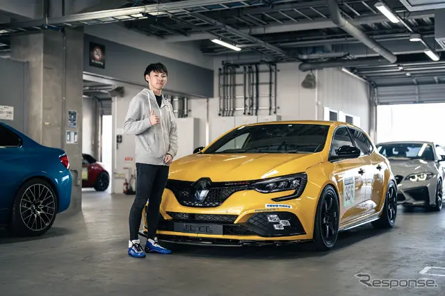 TOYO TIRES PROXES DRIVING PLEASURE