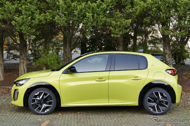 プジョー208 GT HYBRID