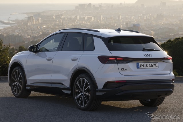 アウディ Q4 e-tron 現行