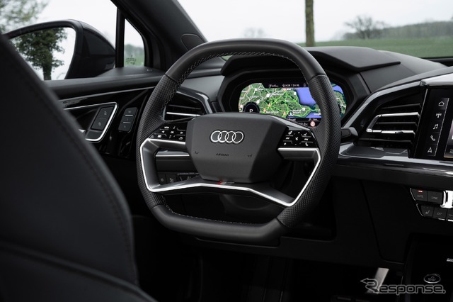 アウディ Q4 e-tron 現行