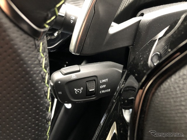 プジョー 2008 GT Hybrid