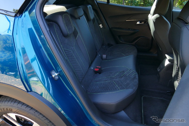 プジョー 2008 GT Hybrid