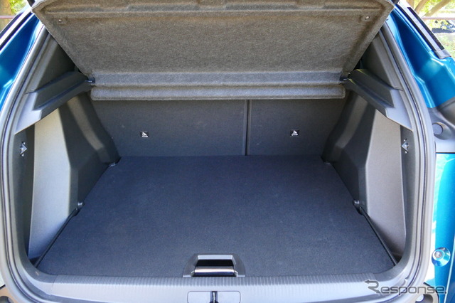 プジョー 2008 GT Hybrid