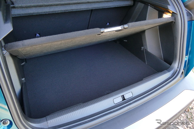 プジョー 2008 GT Hybrid