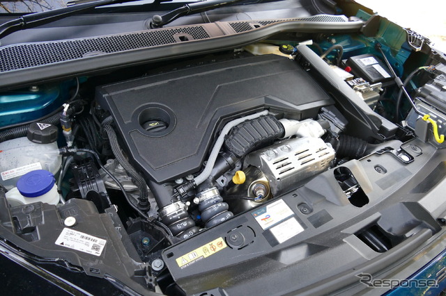 プジョー 2008 GT Hybrid