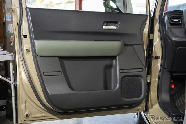 ホンダ フリード フロントドア